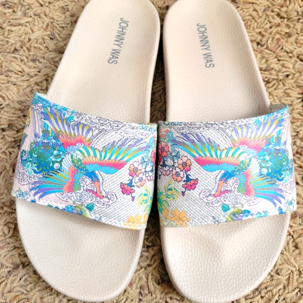 Johnny Was pool slides size 9